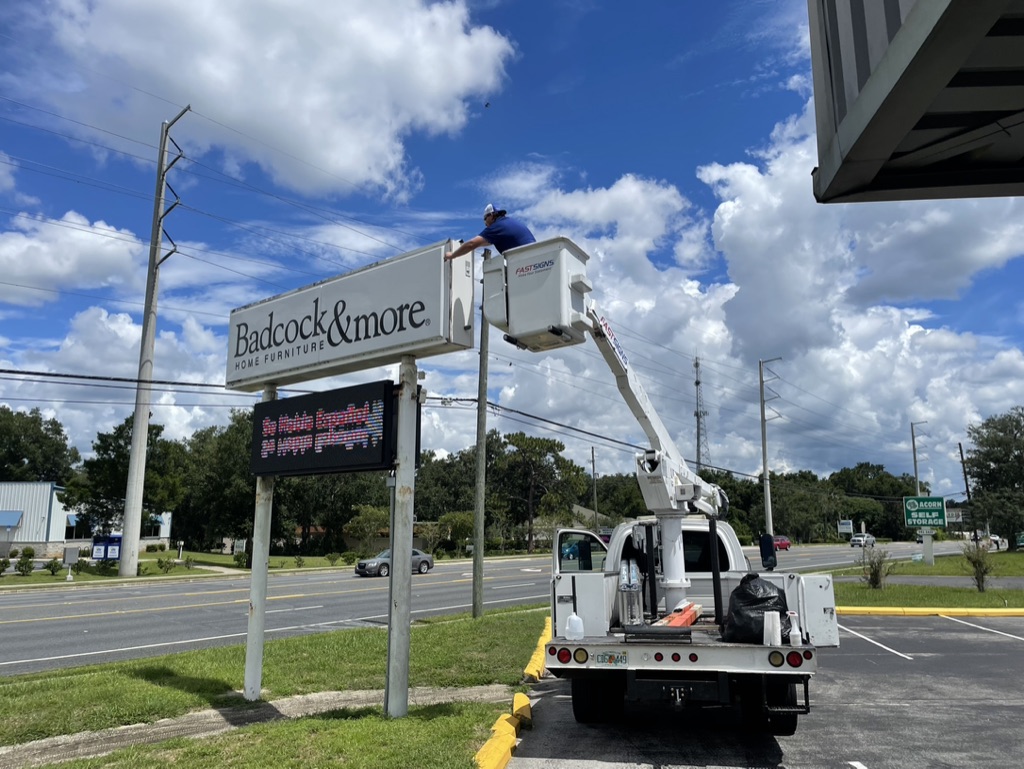 repairing sign